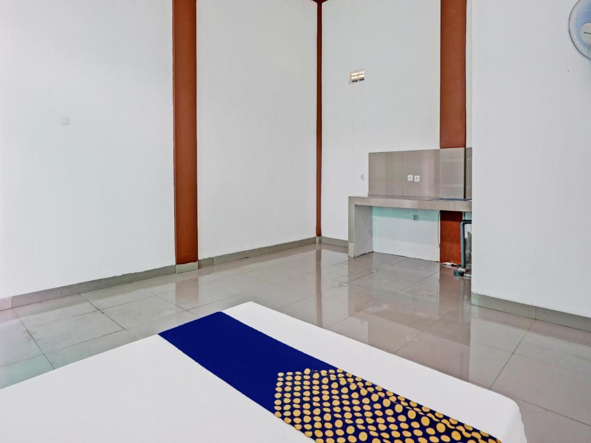 Hotel Oyo 92006 Kost Sejahtera Syariah Sidoarjo Exterior foto