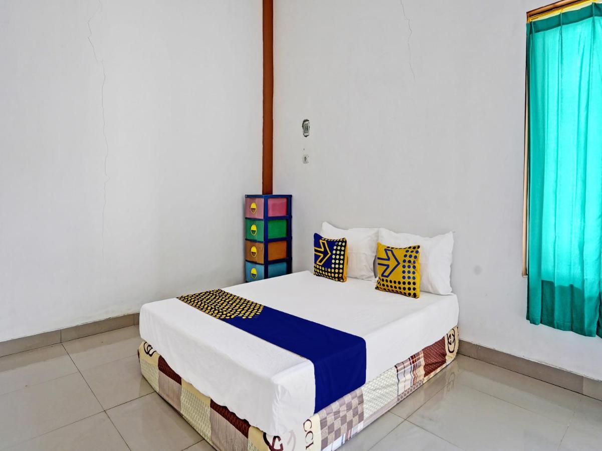 Hotel Oyo 92006 Kost Sejahtera Syariah Sidoarjo Exterior foto