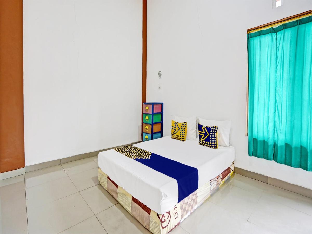 Hotel Oyo 92006 Kost Sejahtera Syariah Sidoarjo Exterior foto